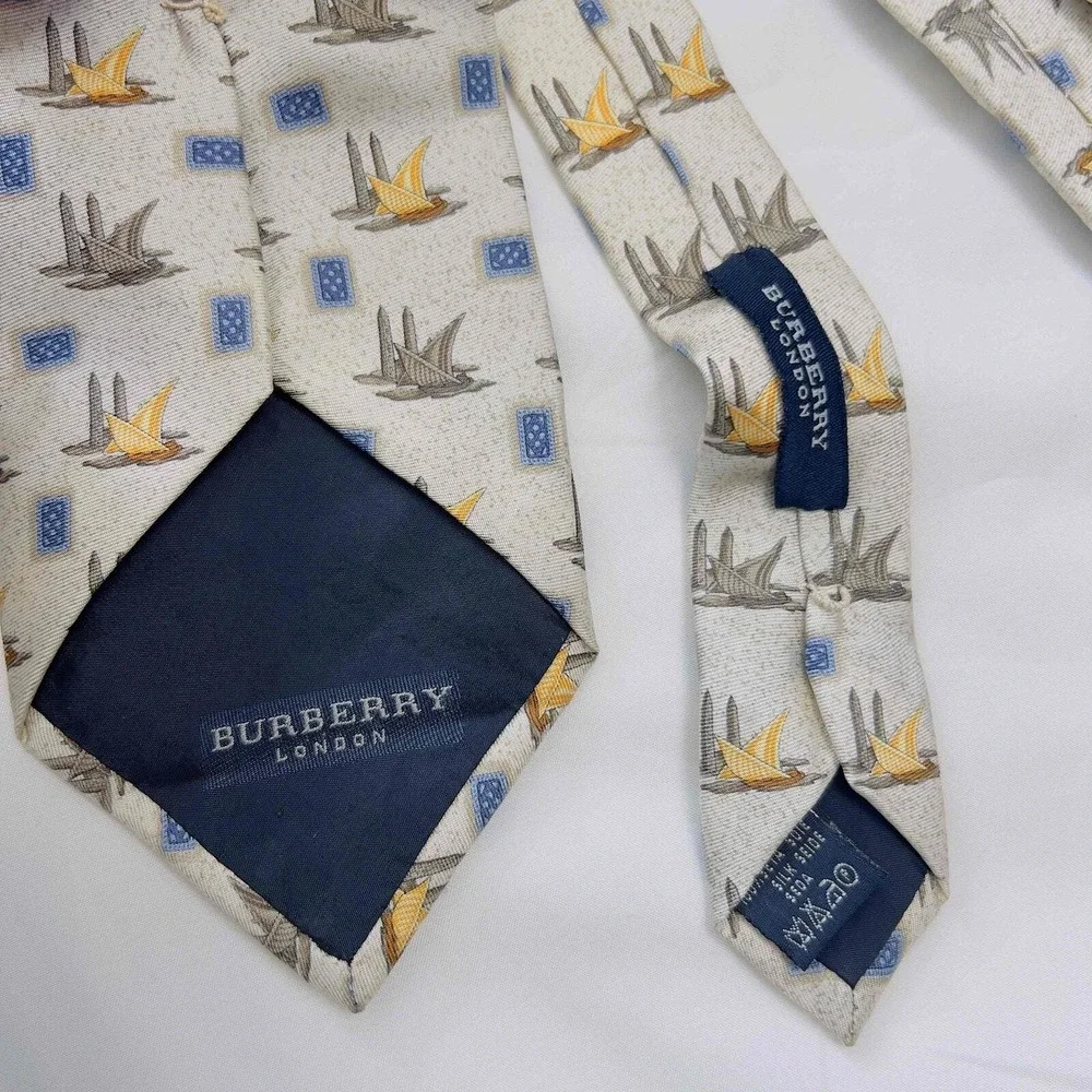 Burberry Size M Tie‎ Silk Sailboats Printed Pattern Multicolor 3.5
